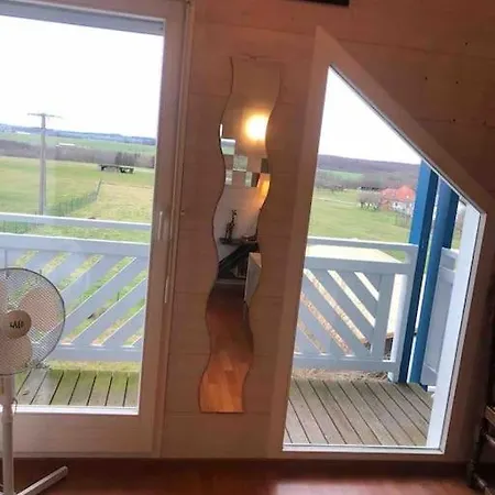 Country Chalet Sauna And Jacuzzi