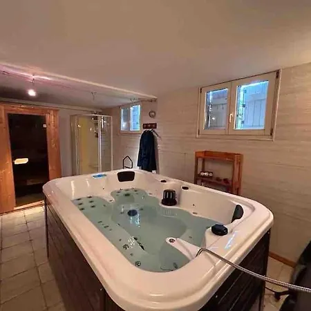 Holiday home Country Chalet Sauna And Jacuzzi