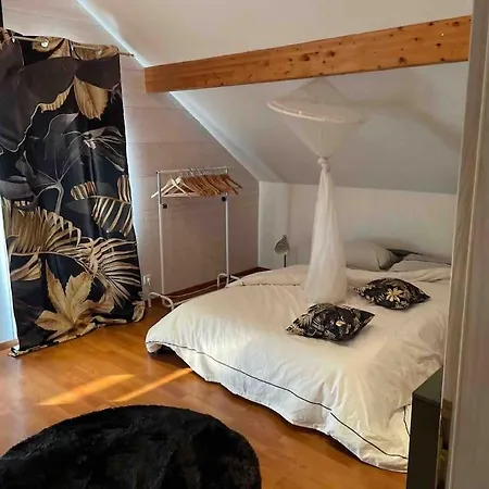 Holiday home Country Chalet Sauna And Jacuzzi *